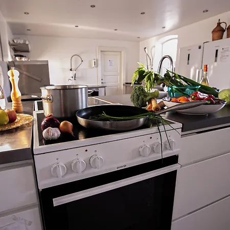 Avalonbnb Oda ve Kahvaltı 2*